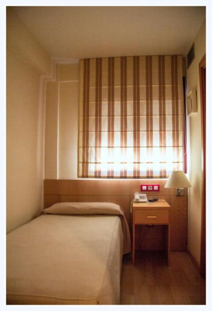 Hotel Villa De Zaragoza Casetas Quarto foto